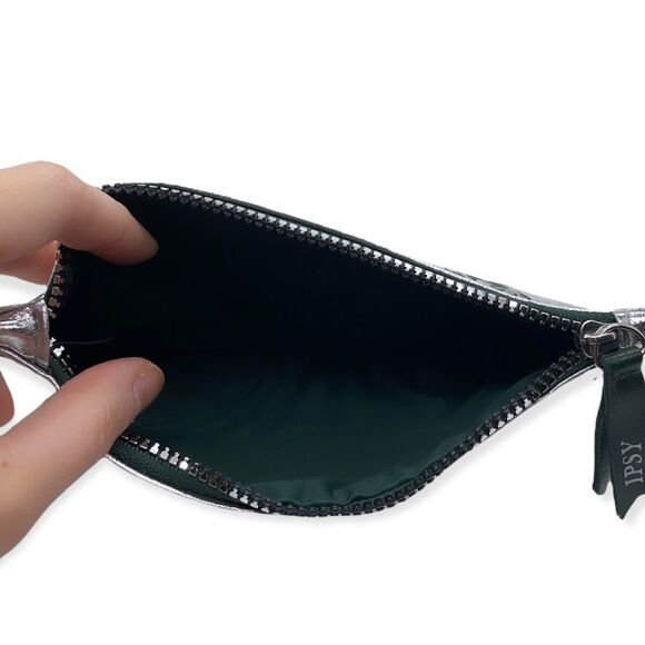 NWT Wool + Pepper Co. x Ipsy GNOMES Cosmetic Bag - Picture 4 of 4